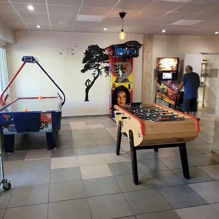 キャンプ場 Mobil-home A 200 M Des Plages *