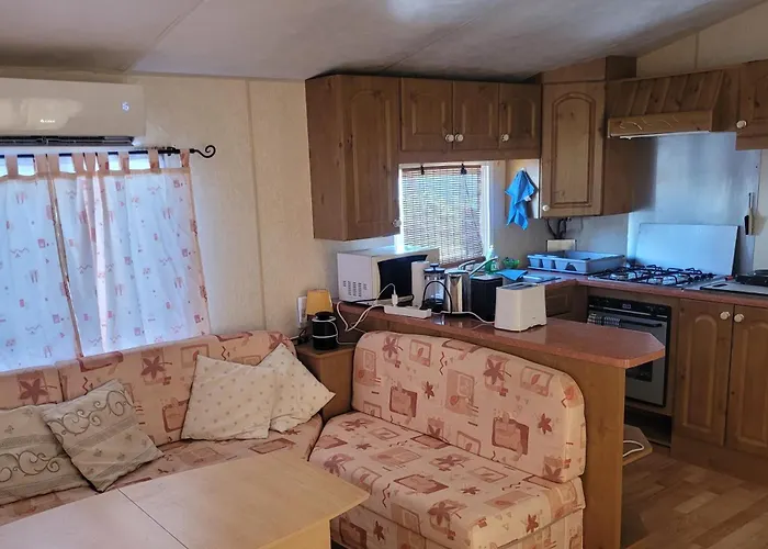 Camping Mobil-home A 200 M Des Plages